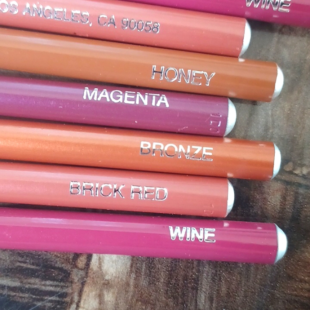 Lip liner Bundle - Picture 4 of 4